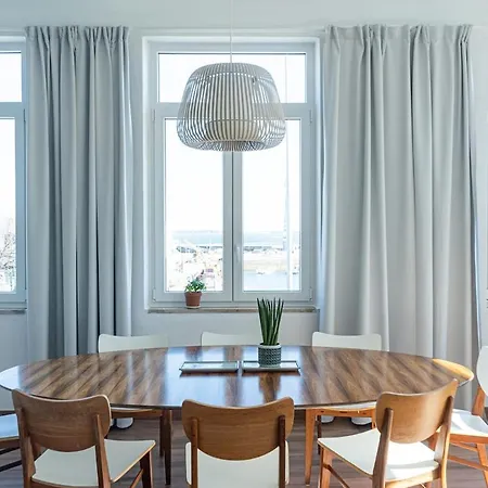 Waterfront Living - Stunning Sea And Ocean Views Apartman *
